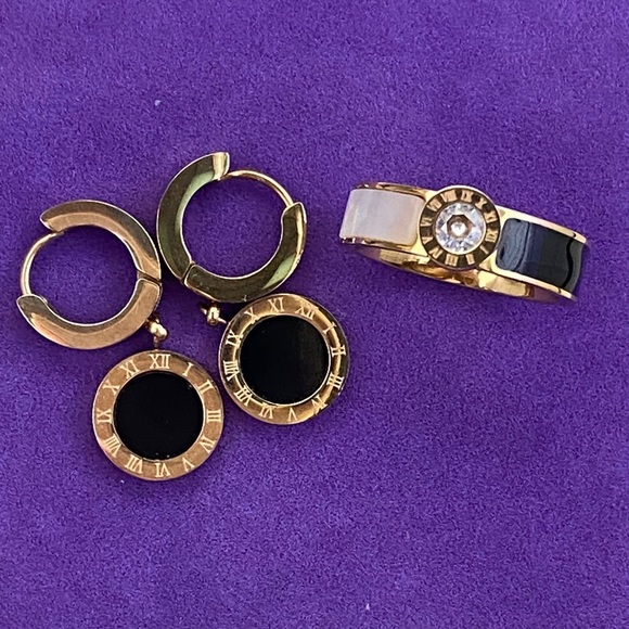 💛 18k Gold Plated Stainless Steel Roman Numeral Earrings and Ring Set - Picture 3 of 11